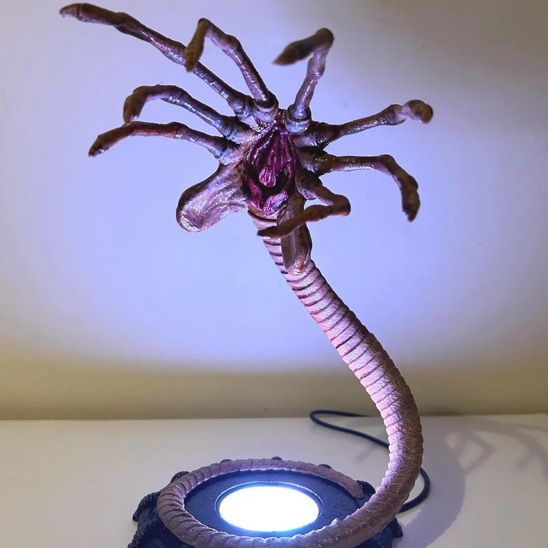 Alien Facehugger Lamp Nightlig - đánh giá và giá Outdoor Lighting Halloween