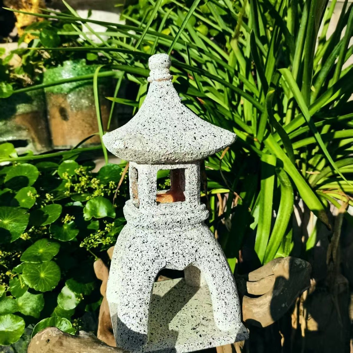 Pagoda Solar Decor Garden Ligh - đánh giá và giá Outdoor Lighting Architectural